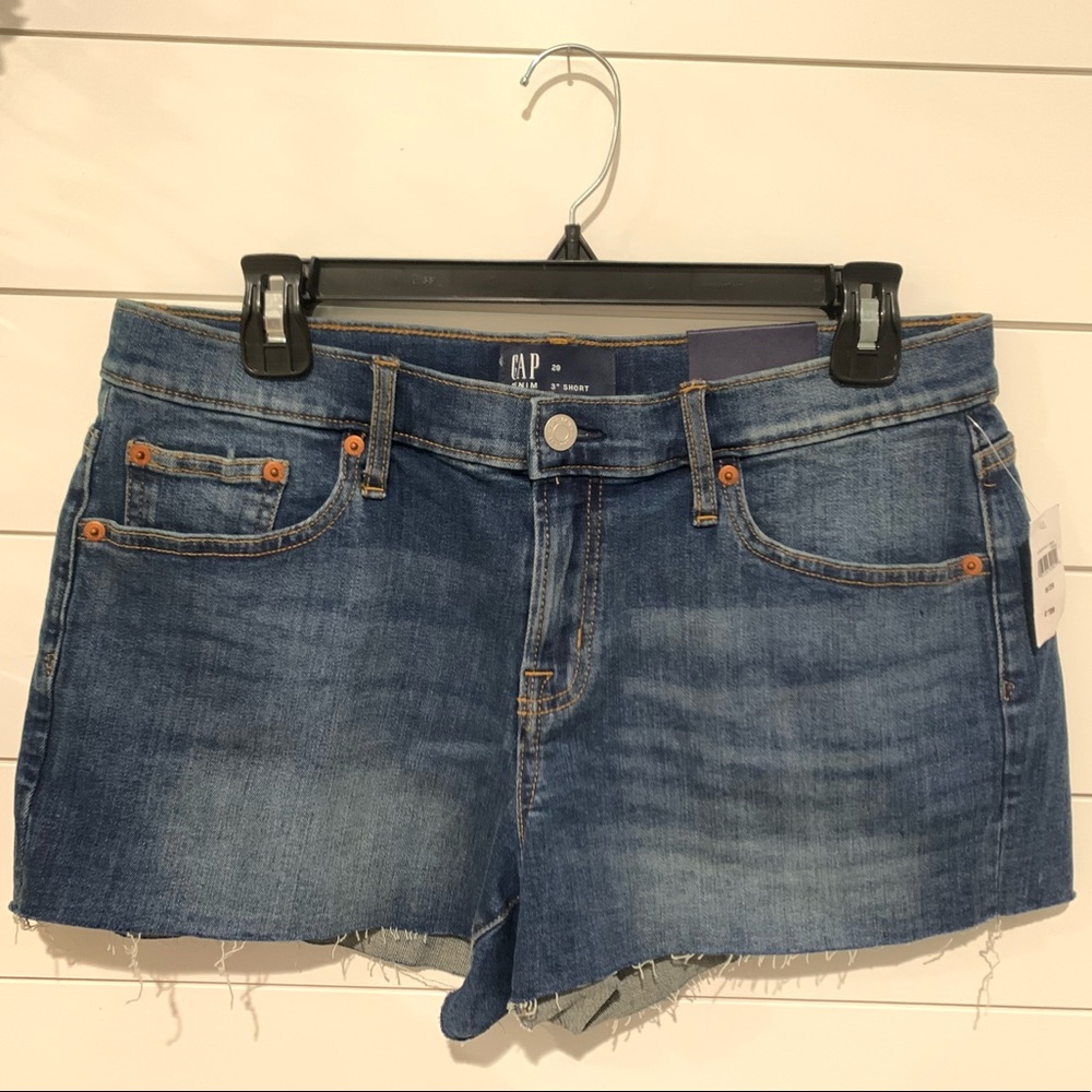GAP jean short, NWT